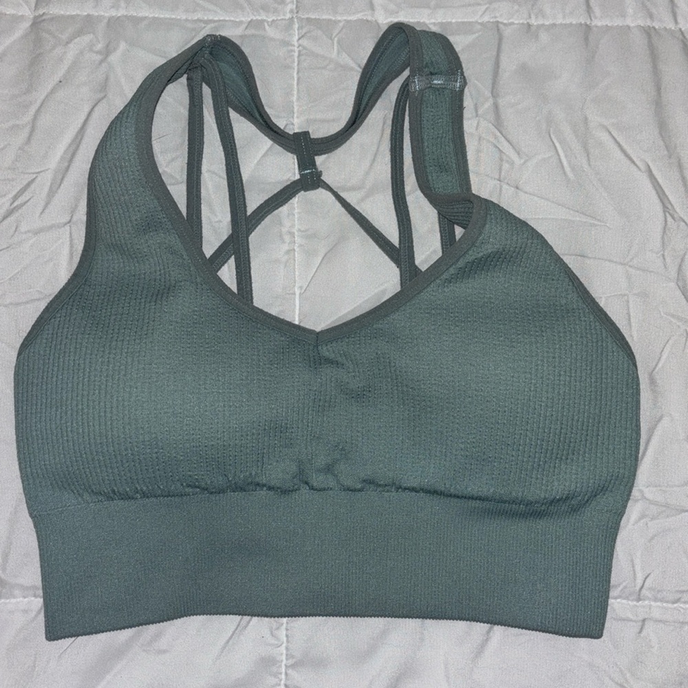 NVGTN Baby blue sports bra